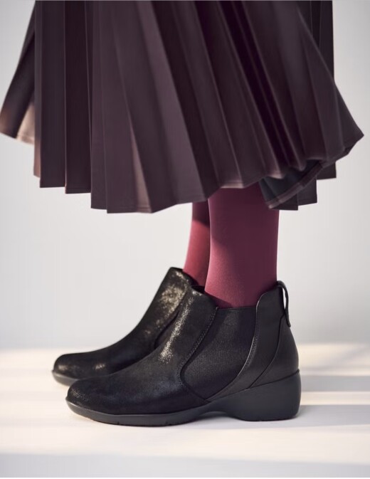 定番で人気☆愛されショートブーツのご紹介♪