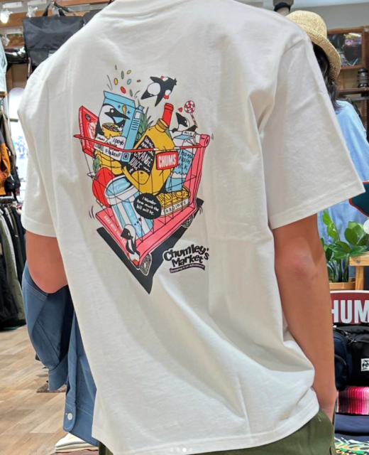 【大人気！　CHUMS 半袖Tシャツ　続々入荷！】