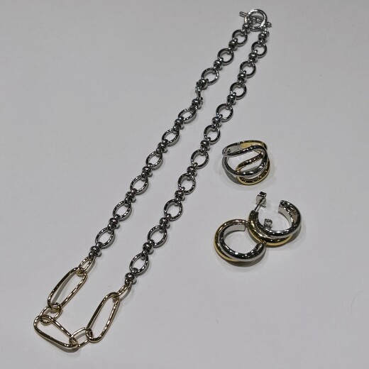 ✨シルバー×ゴールド ミックスアクセご紹介✨