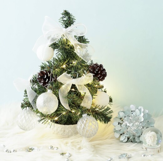 【NEW!】コンパクトサイズのツリー🎄🤍