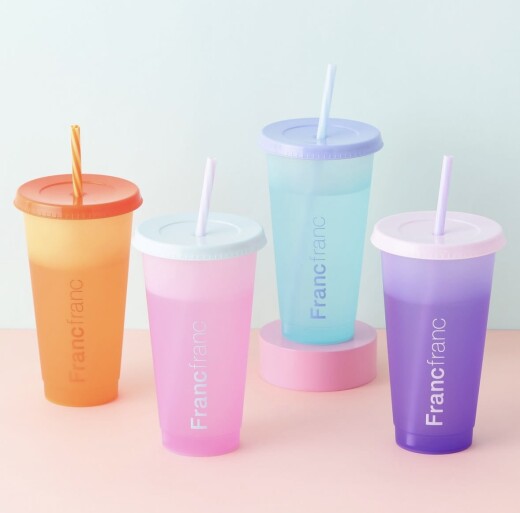 冷たいドリンクで色が変わる💜💛