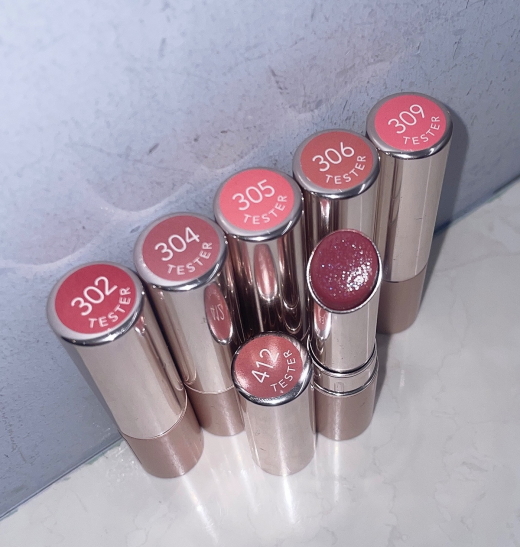 ロングセラー商品‼️OPERAグロウリップティントから春限定色登場🌸🤍一塗りで簡単に大人かわいいを叶えられる✨この春必見の限定色です💁🏻‍♀️🎀オペラグロウリップティント¥1,980（税込）