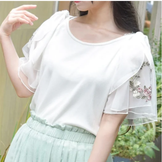 【新作紹介】チュール×刺繍フレア袖トップス♪