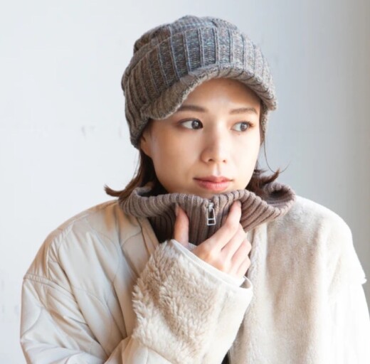 【つば付きニット帽】