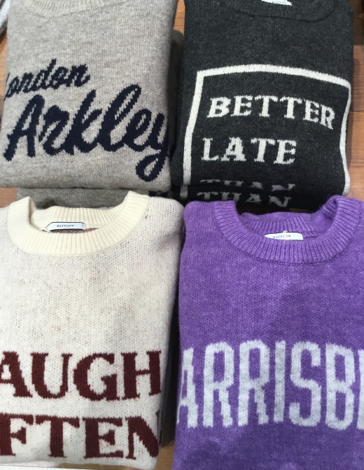 ジャガードロゴニットプルオーバー