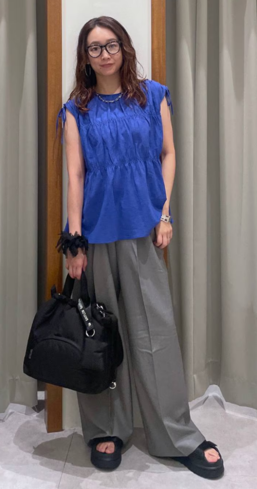 ギャザーブラウスノースリーブ