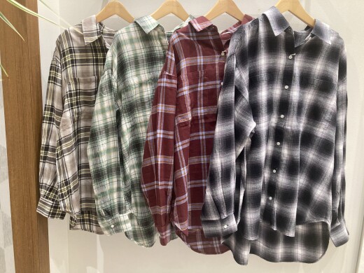 人気のチェックシャツ入荷🌞