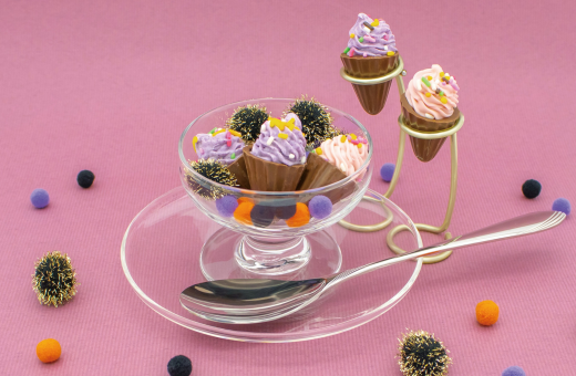 【秋限定】minaサンデー紫芋＆ストロベリー風味