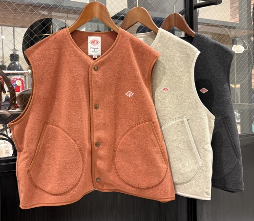 ダントンのフリースベスト入荷しました！