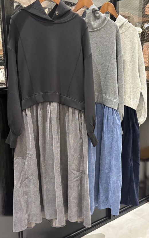 1枚でスタイリングが決まるアイテム入荷しています！