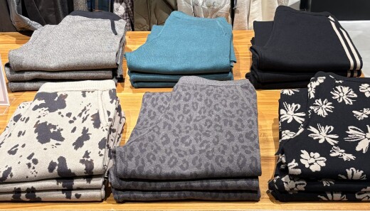 人気のニットパンツ入荷しました！