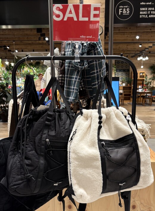 グッズセール開催しております！！