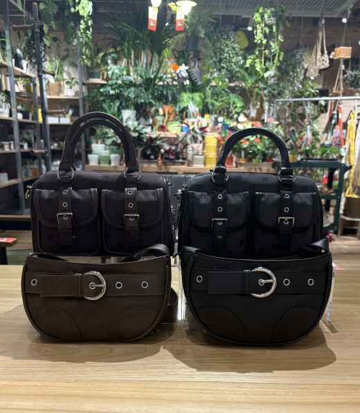 可愛いバッグ入荷しています！！