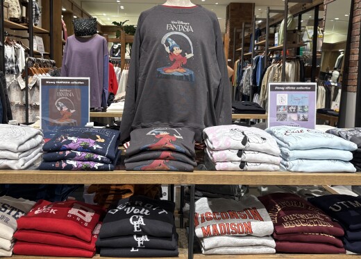 ディズニーコラボのスウェット入荷しました！！
