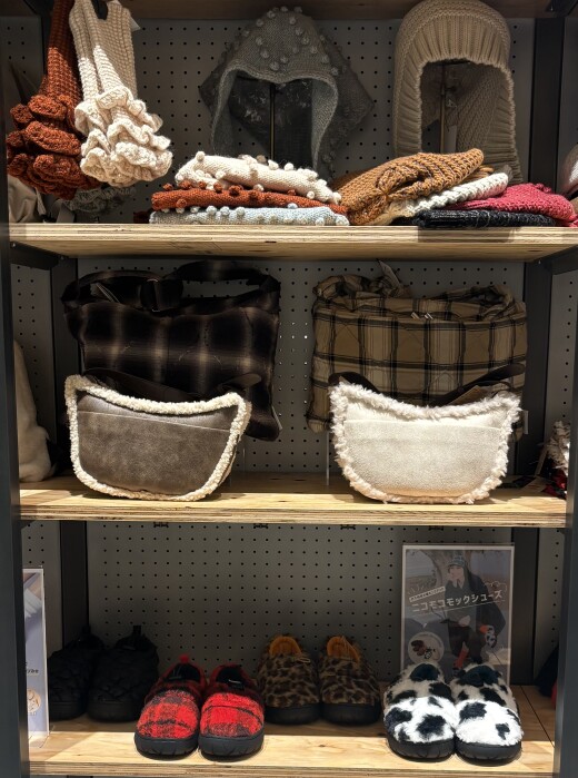 モコモコアイテム入荷しています！！