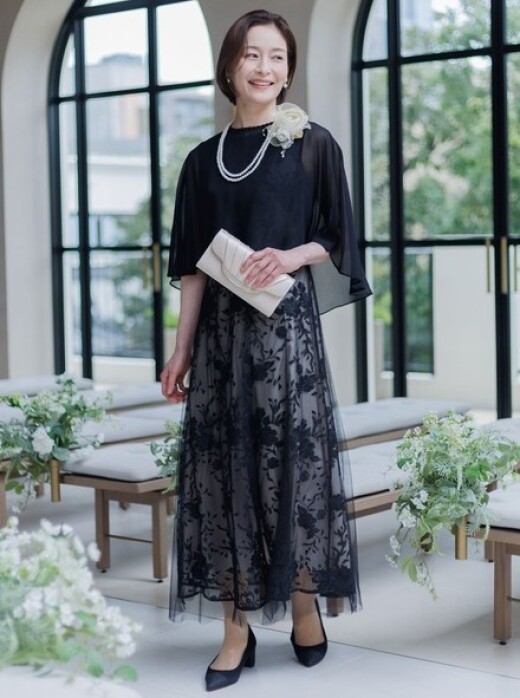 ≪結婚式でのお母さまに≫　ケープとレースドレスのセットドレス