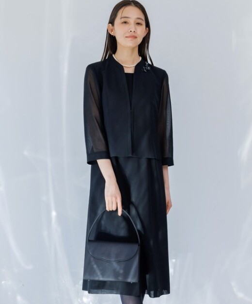 【喪服・礼服(夏素材・洗える)】メッシュボーダースタンドカラーブラックフォーマルワンピース