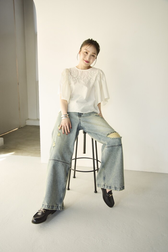 百田夏菜子が〈B:MING by BEAMS〉の新作をまとって登場 　季節の変わり目を彩る、“大人の秋先取りコーデ”を提案