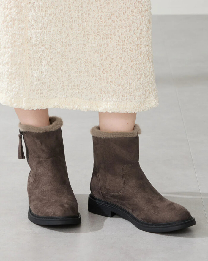 新作ブーツが続々と入荷しております！