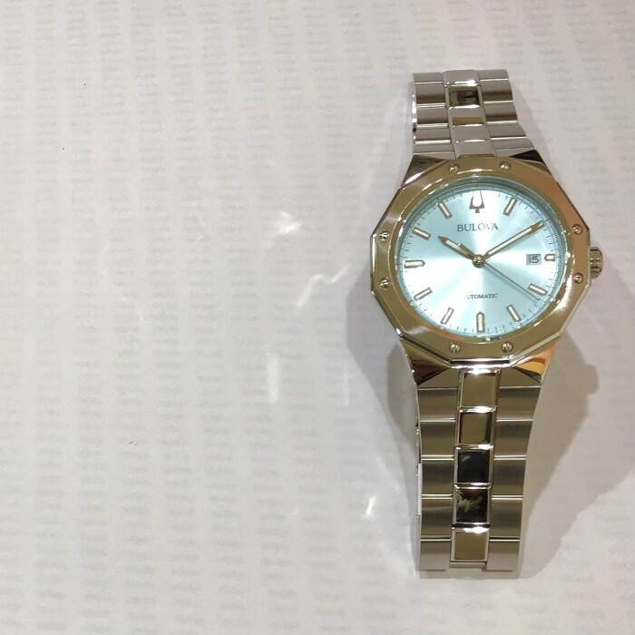 【BULOVA】腕元を夏色に★