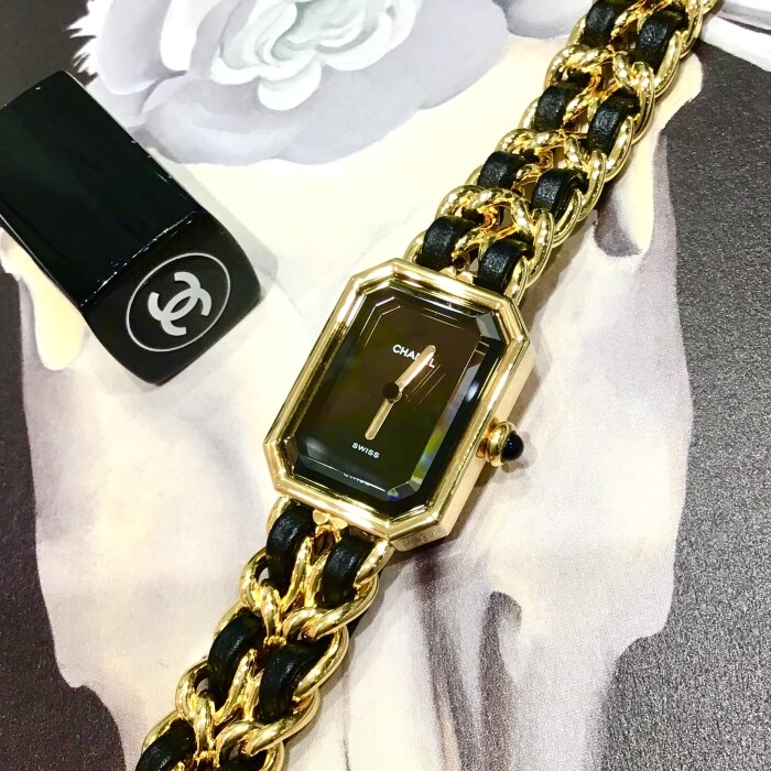 【CHANEL vintages】今年最後のお買い物に...ご検討中だったあの、時計を....★