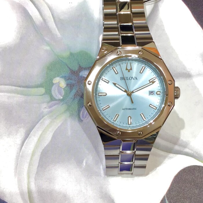 【BULOVA】腕元を夏色に★