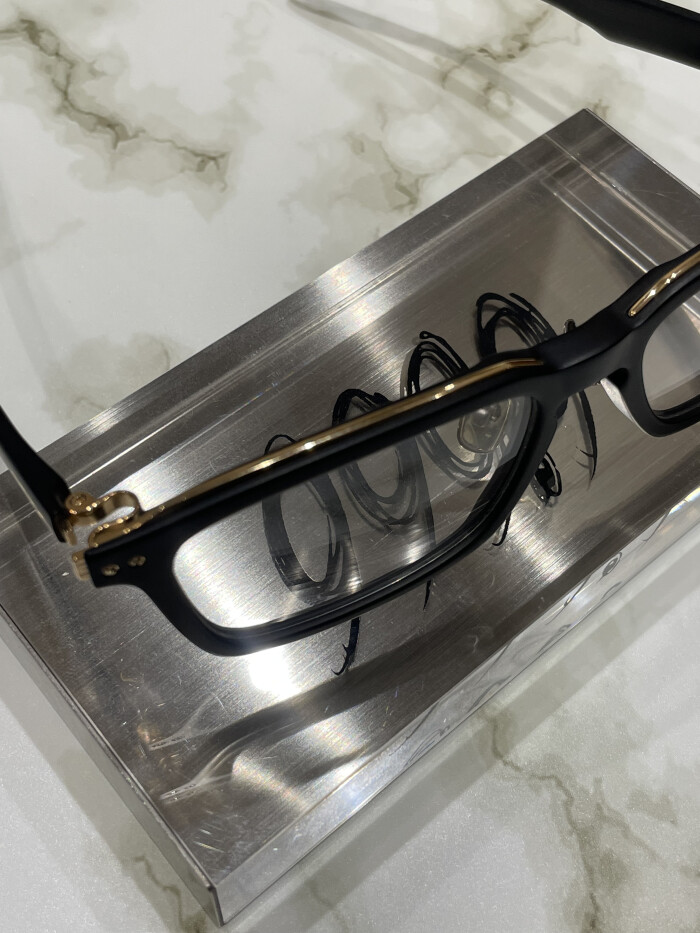 【999.9】黒×金のオシャレな一本！