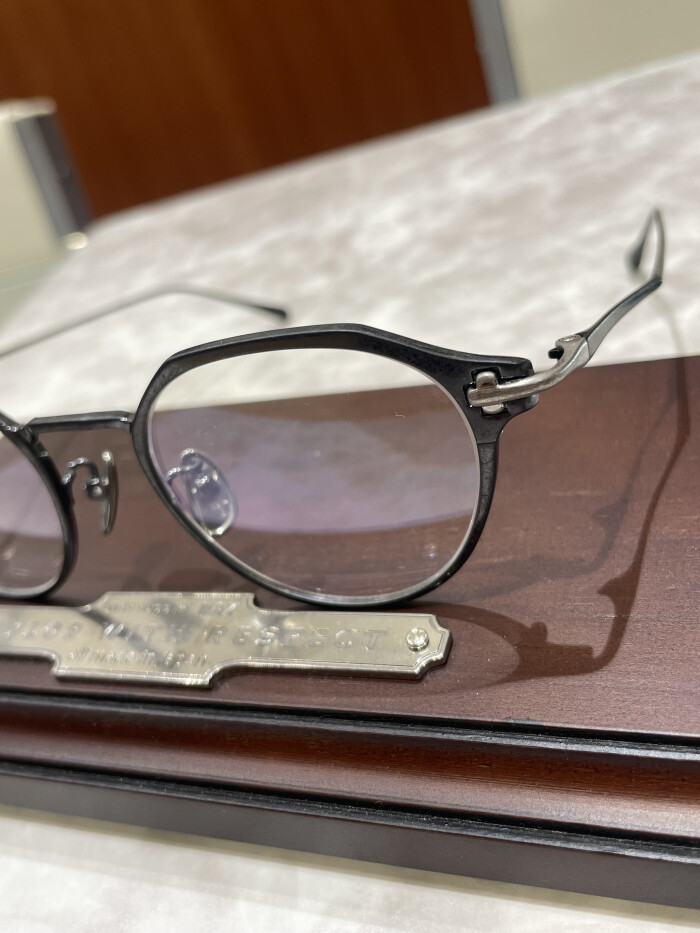 【TAYLOR WITH RESPECT】人気の高いメタルフレームに新色の登場です！