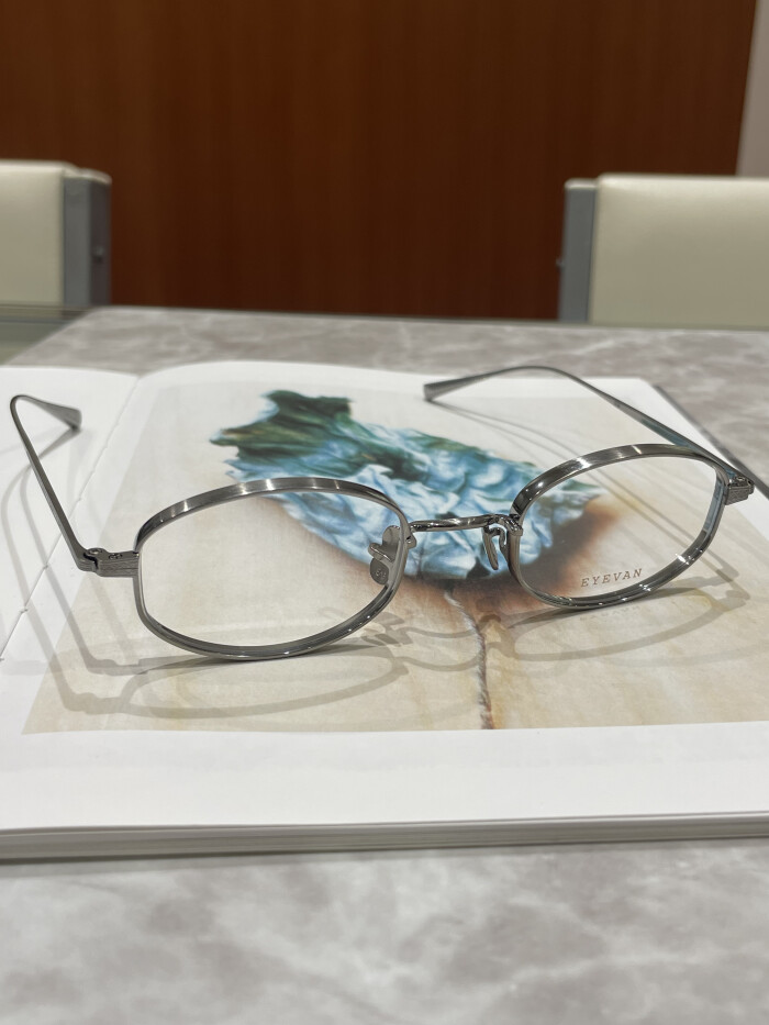 【EYEVAN】個性派メガネフレーム！