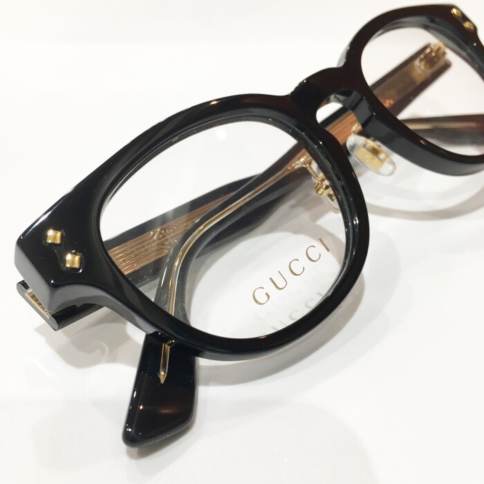 【GUCCI】ラグジュアリーな黒縁メガネ♪