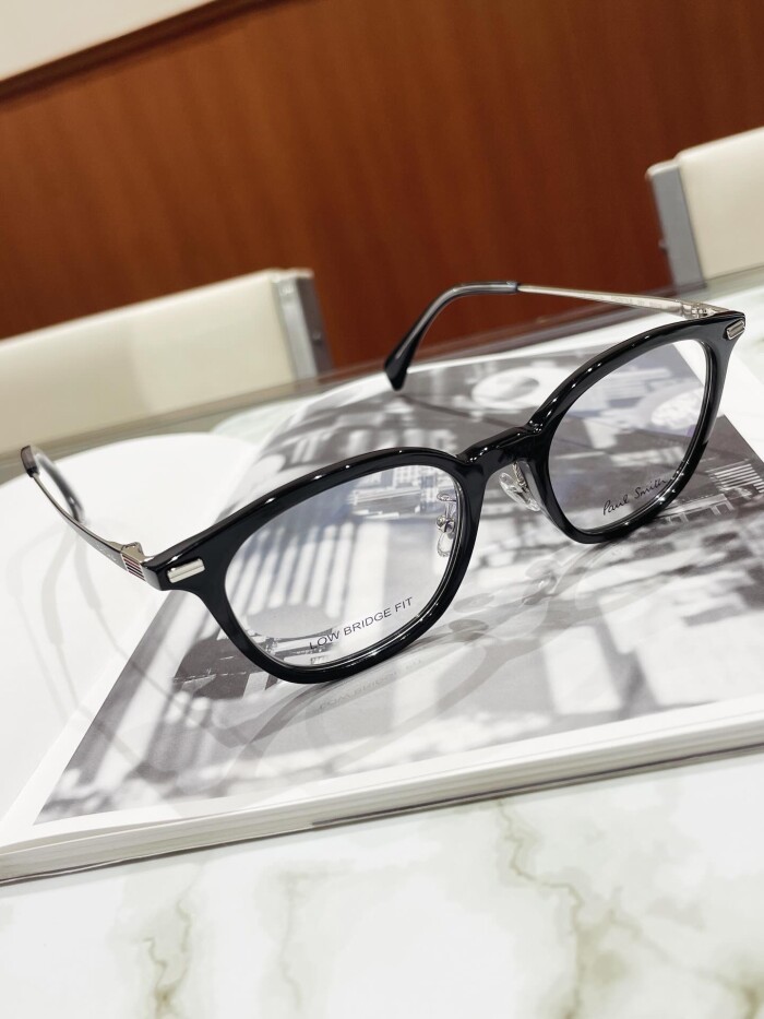 【Paul Smith】使いやすい形状のセルフレーム！