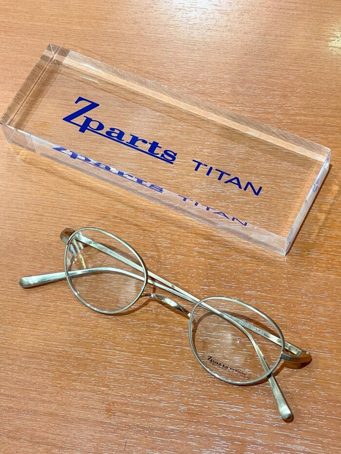 【Zparts】小ぶりなサイズのメタルフレーム！