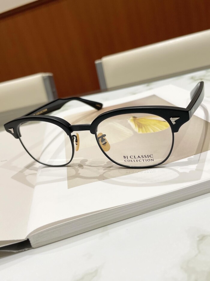 【BJ CLASSIC COLLECTION】黒×黒のサーモントフレームが入荷いたしました！