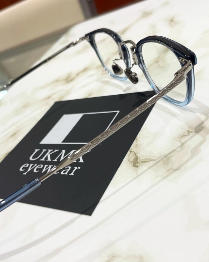 【UKMK eyewear】クリアカラーのお洒落なコンビフレーム!