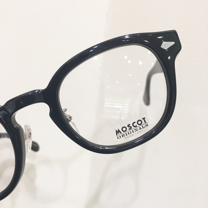 セルフレームの不朽の名作！【MOSCOT モスコット】