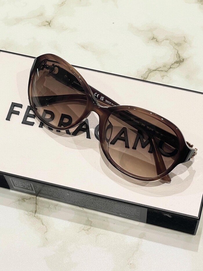 【FERRAGAMO】夏にピッタリなサングラス!