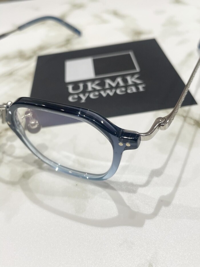 【UKMK eyewear】個性派ながらも掛けやすい一本!