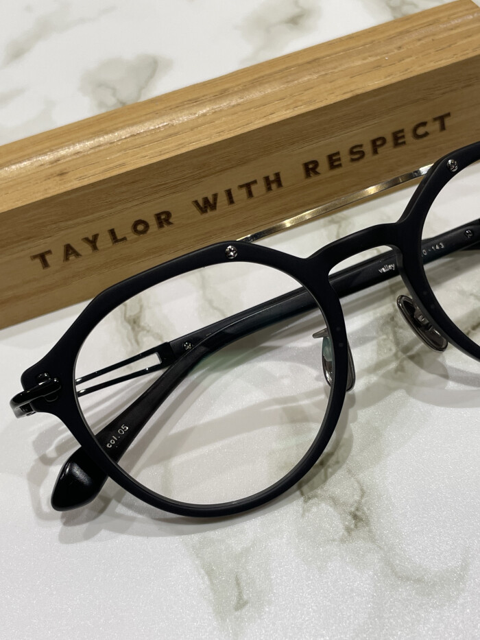 【TAYLOR WITH RESPECT】拘りの詰まったツーブリッジフレーム!