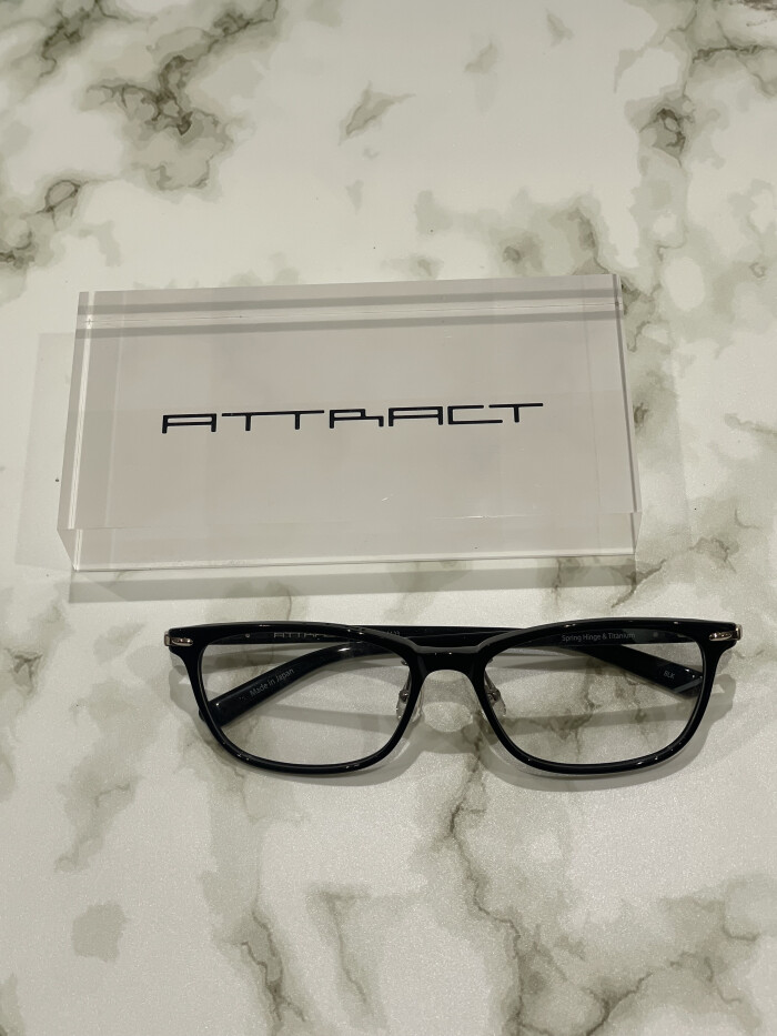 【ATTRACT】使いやすいシンプルなセルフレーム！