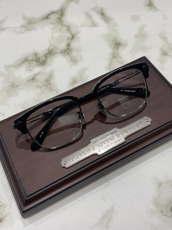 【TAYLOR WITH RESPECT】仕立ての良いブロウフレーム！