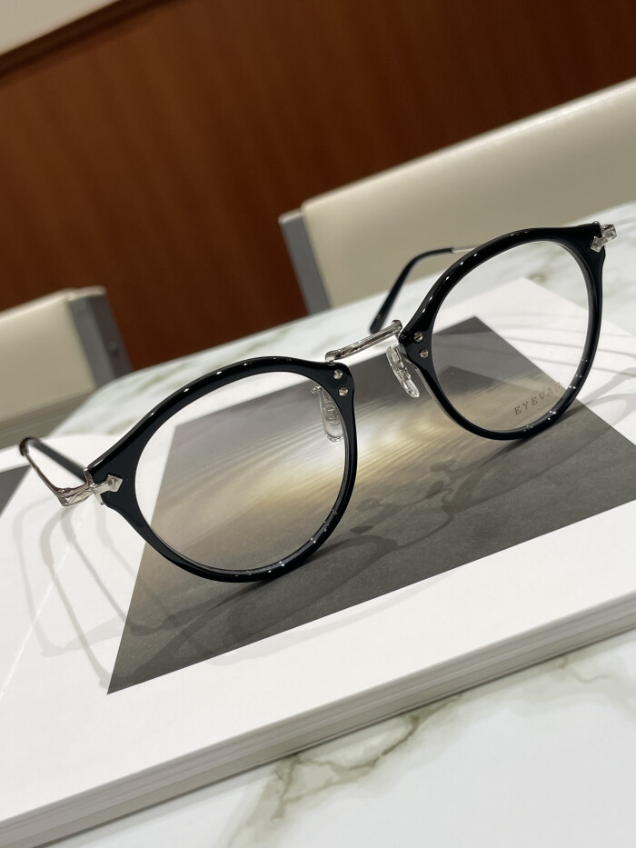 【EYEVAN】定番のコンビネーションフレーム!