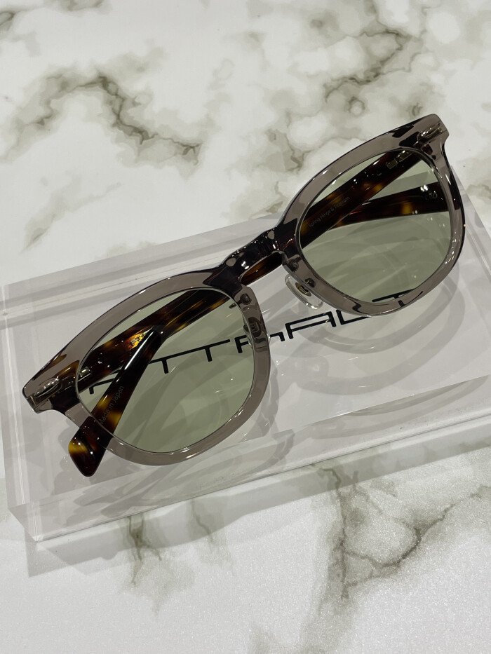 【ATTRACT】クリアセルフレームのサングラス！