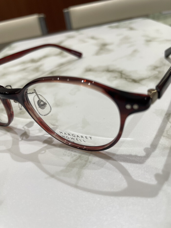 【MARGARET HOWELL】鮮やかなカラーのセルフレーム！