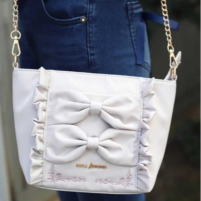 【本日入荷】撥水仕様のフェミニンバッグ♪