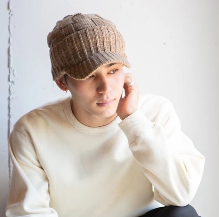【つば付きニット帽】