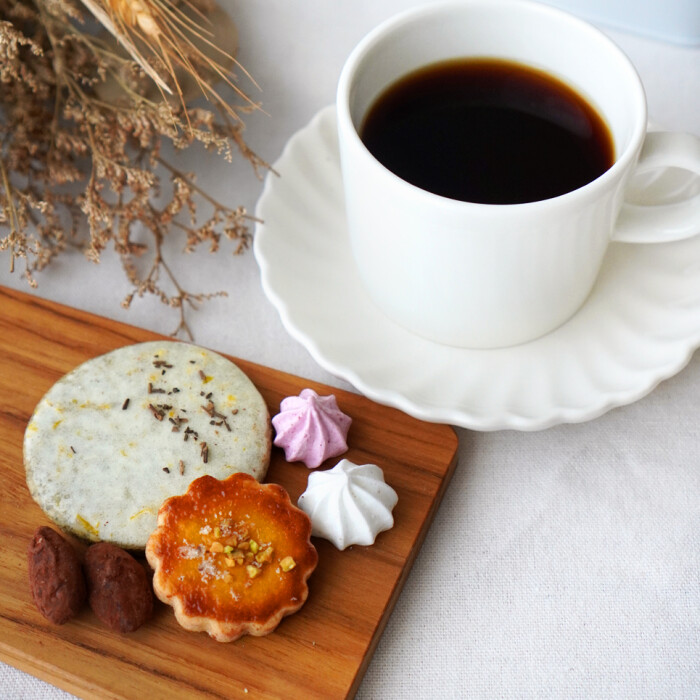 バレンタインのクッキー缶、2月1日より新発売!