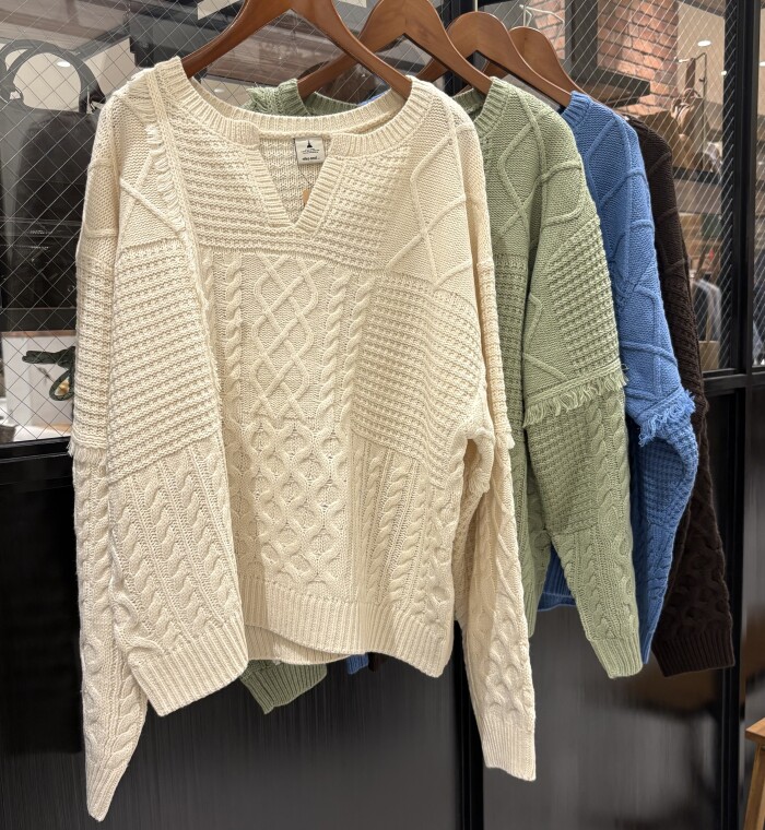 可愛いニット入荷しました！